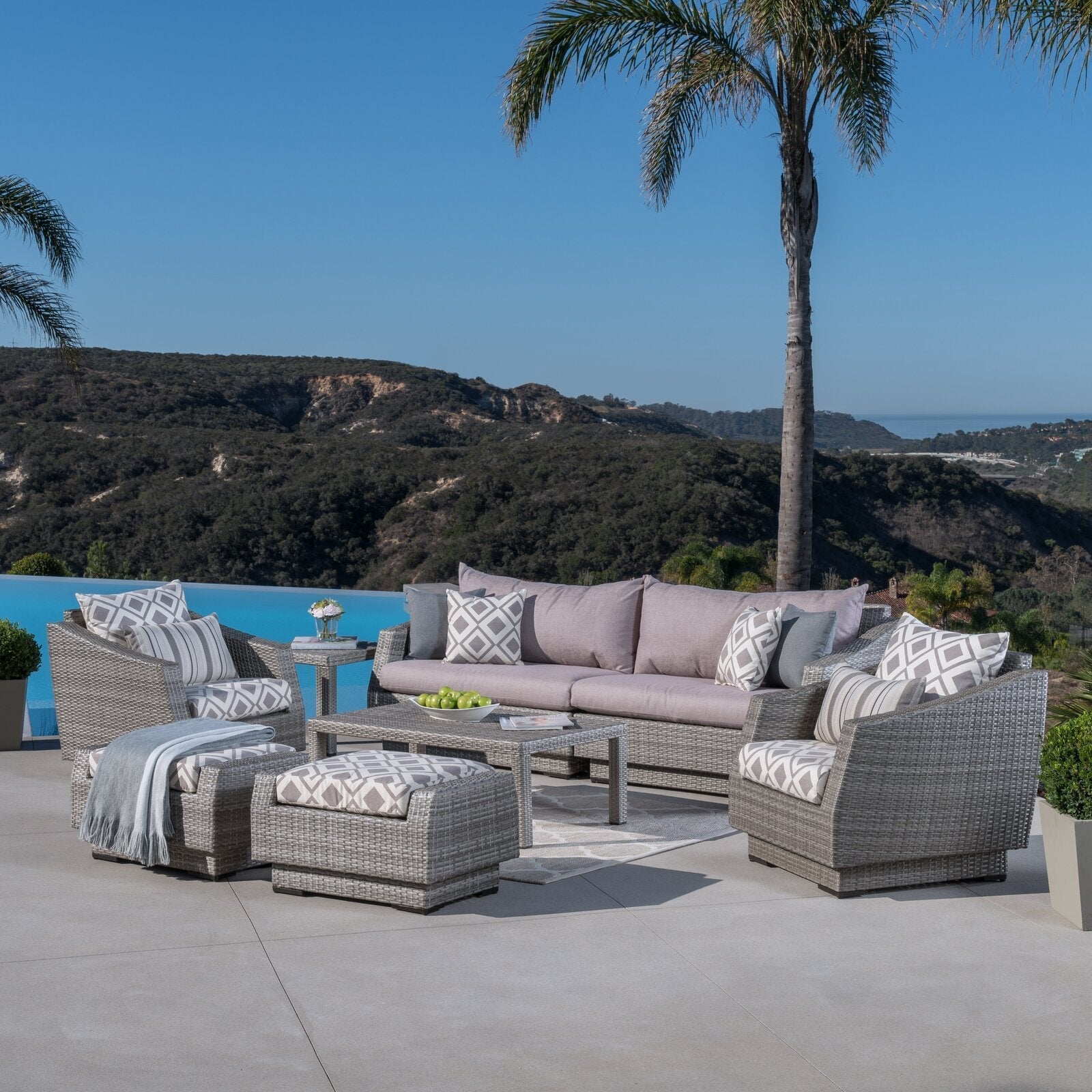 Rittenhouse 7 - Person Seating Group with Cushions