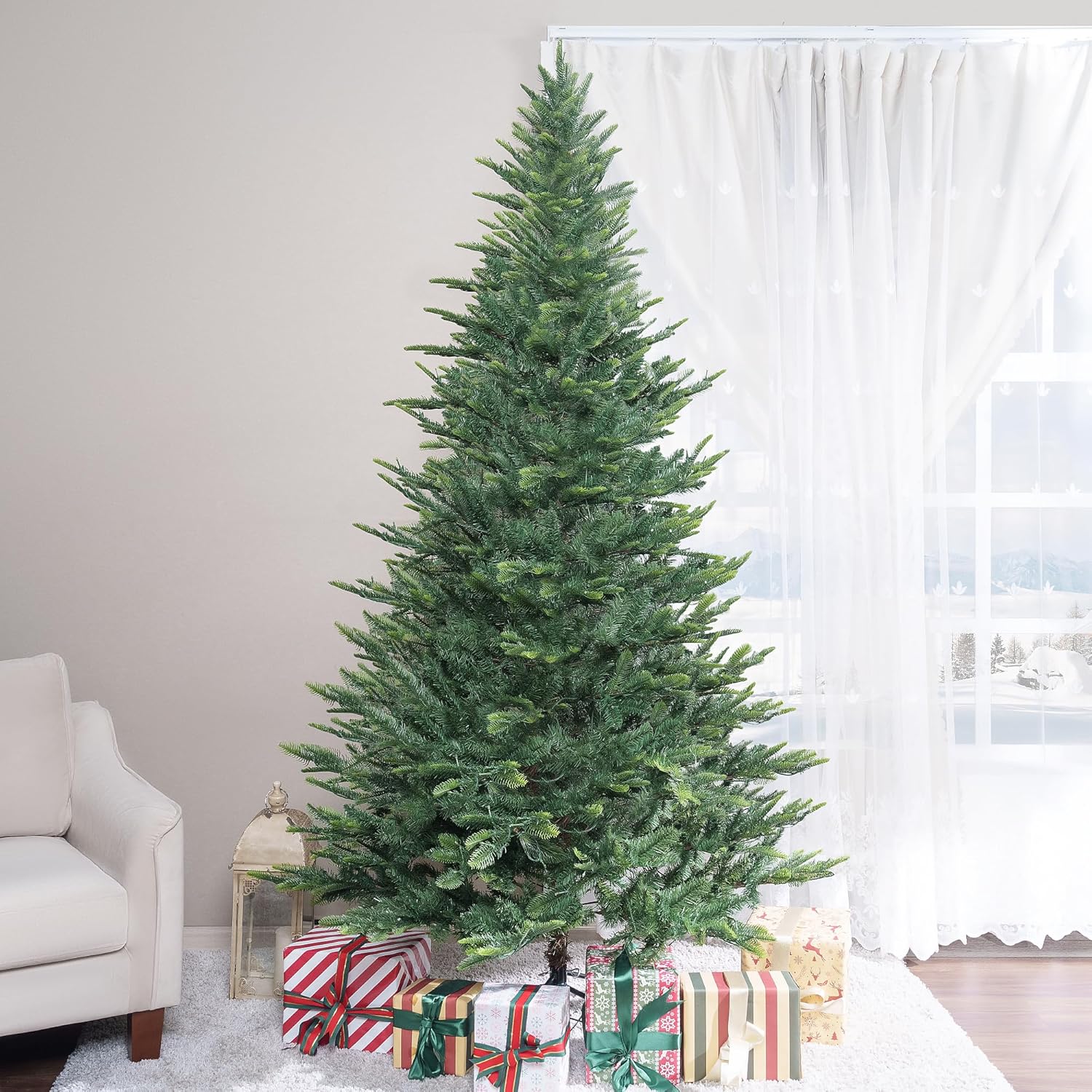 Naomi Home 6.5ft Rustic Christmas Tree with Lights, Realistic Classic Prelit with 2595 Branch Tips, 600 Warm Lights and Metal Stand, Aritificial Tree