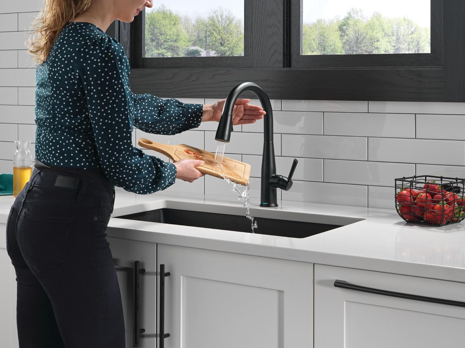 Delta Essa Touchless Kitchen Faucet with Touch Technology, Brushed Nickel Kitchen Sink Faucet with Pull Down Sprayer, Single Hole, Arctic Stainless 9113TL-AR-DST