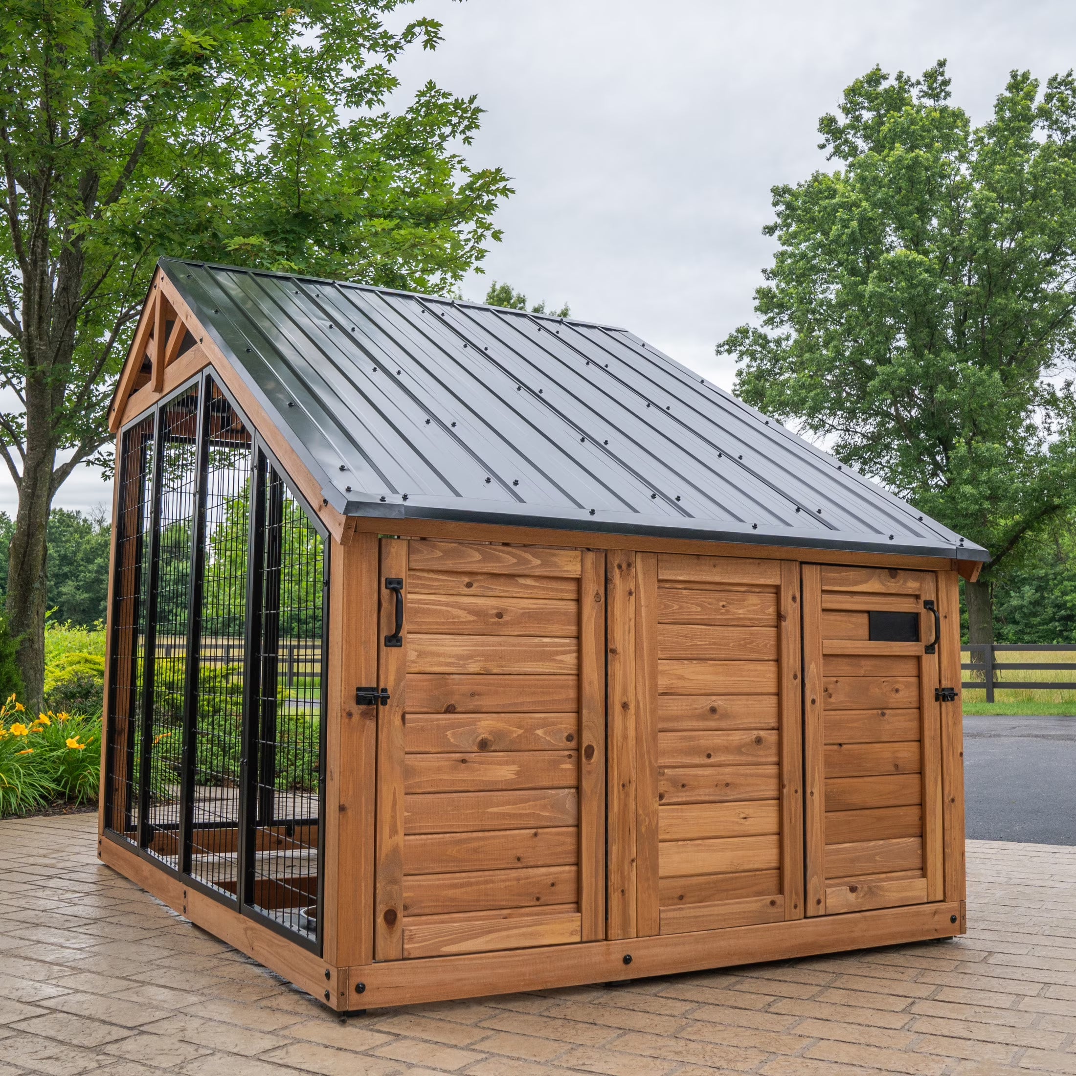 Backyard Discovery 7'x5' Waggin' Retreat Cedar Wood Dog Kennel, Galvanized Steel Roof