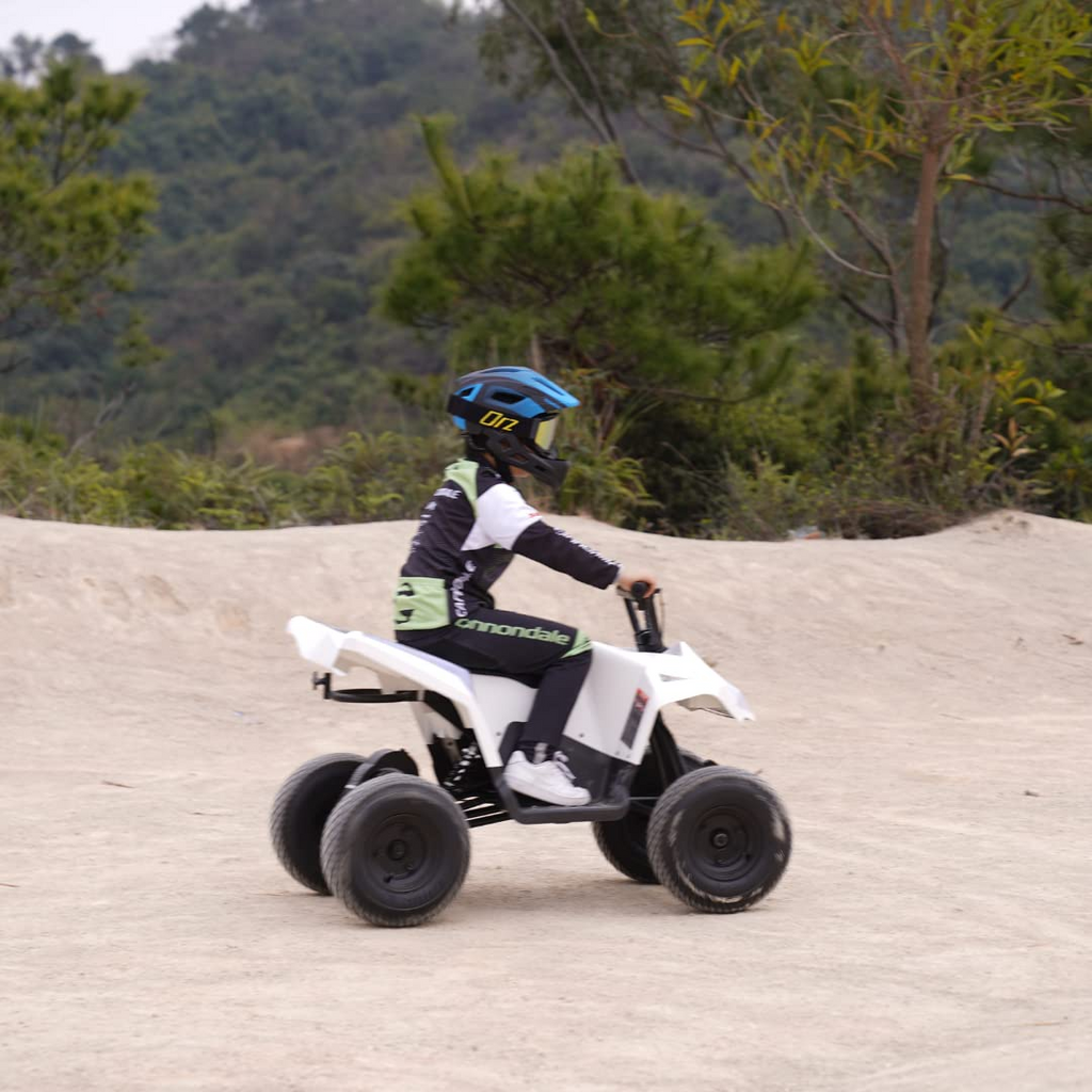 Hyper Quad Electric ATV Dirt Bike for Ages 12+ | Top Speed 16 Km/h or 10 Miles/h | 36V 350W Motor Electric 4-Wheeler | Speaker, LED Lights, App | 3-Speed Modes + Reverse Mode | Ride on ATV (White)