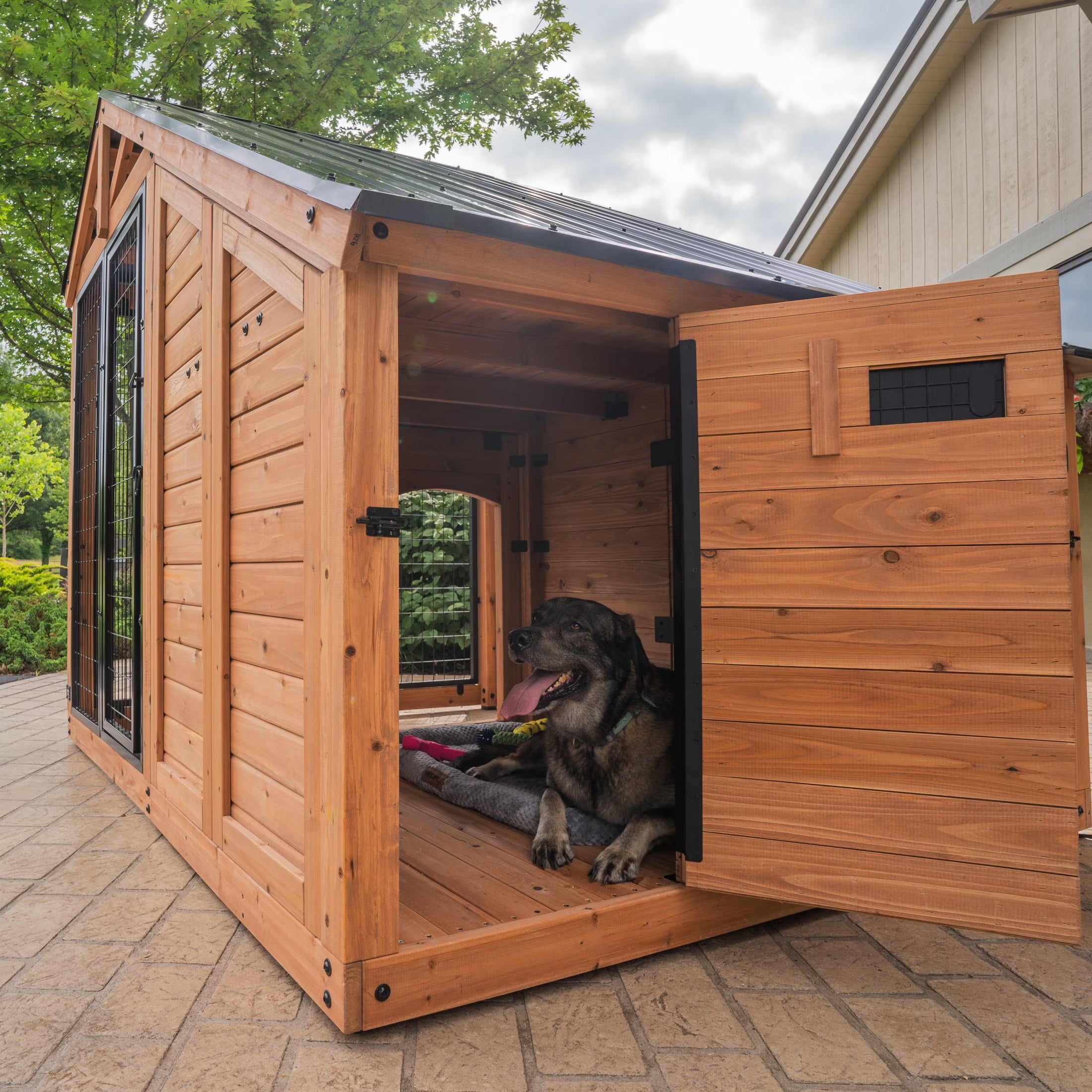 Backyard Discovery 7'x5' Waggin' Retreat Cedar Wood Dog Kennel, Galvanized Steel Roof