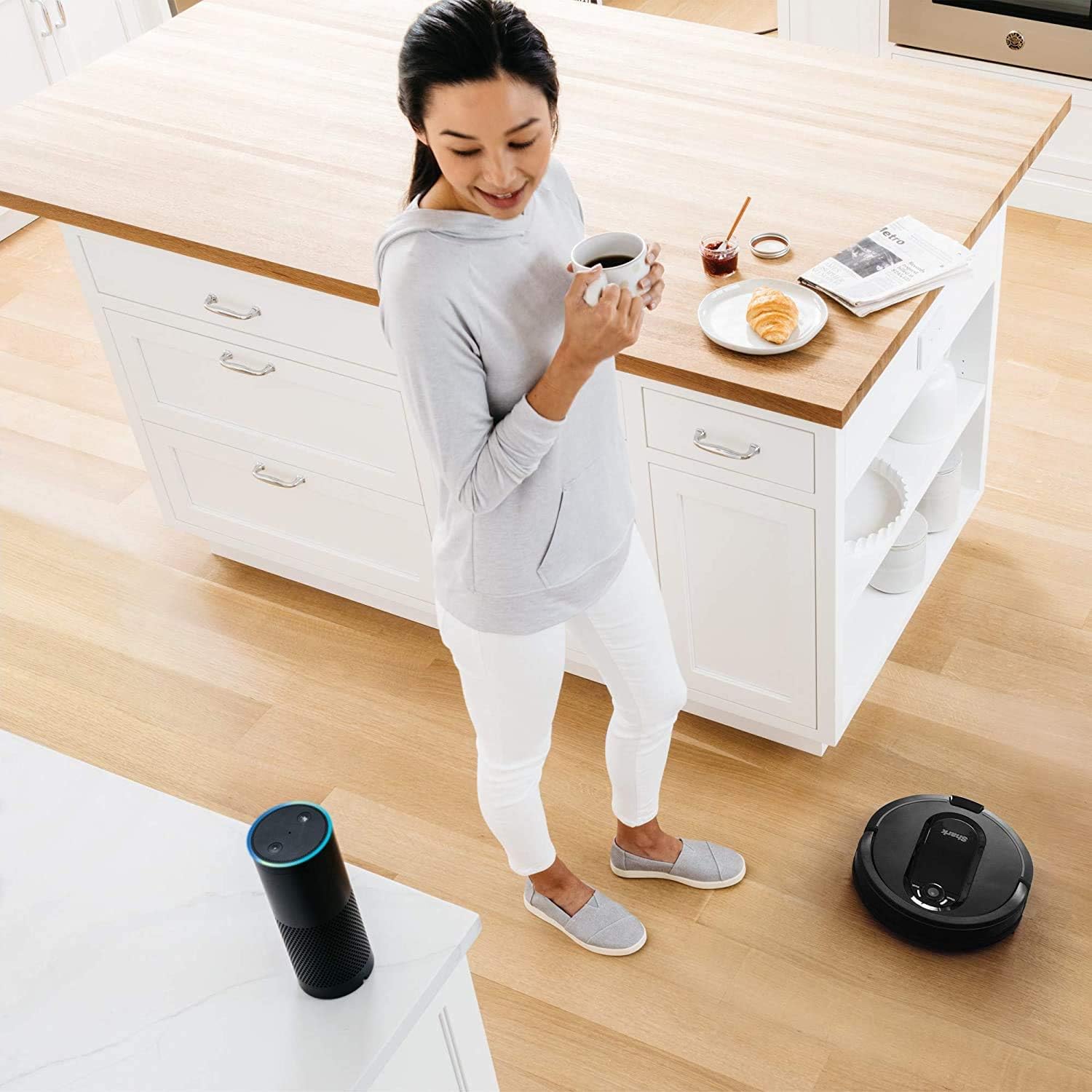Shark RV1001AE IQ Robot Self-Empty XL, Robot Vacuum with IQ Navigation, Home Mapping, Self-Cleaning Brushroll, Wi-Fi Connected, Works with Alexa, Black